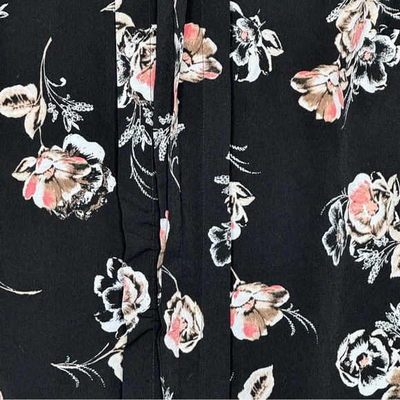 Croft & Barrow 2X Shirt Top‎ Black White Floral Flower Cap Short Sleeve V Neck - Picture 2 of 7